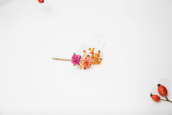 Frida flower hairpins Bobby pins Flower hair jewellery Customisable hair clips Wedding accessories Magaela jewellery Hairstyle for bride