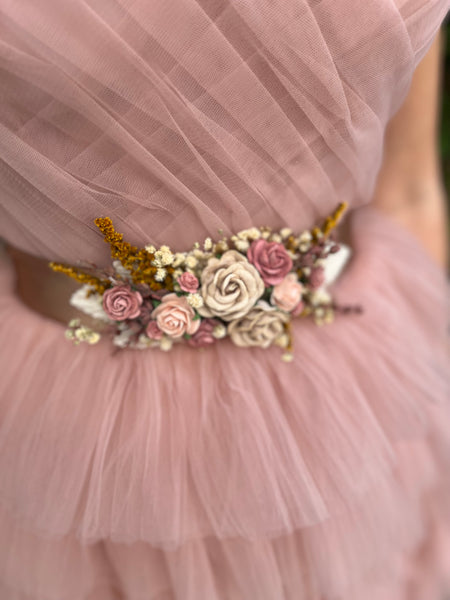 Romantic dusty pink flower belt