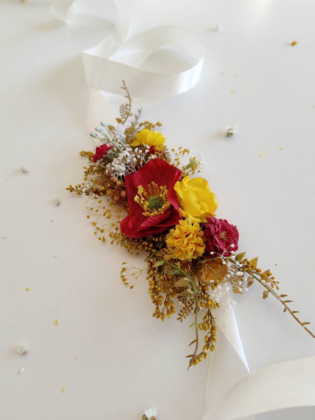 Red and yellow flower belt