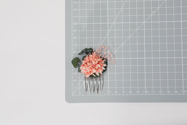 Peach and green mini flower comb Peach wedding Flower hair comb for bride Bridesmaid gift Apricot wedding 2021 Magaela Small bridesmaid comb