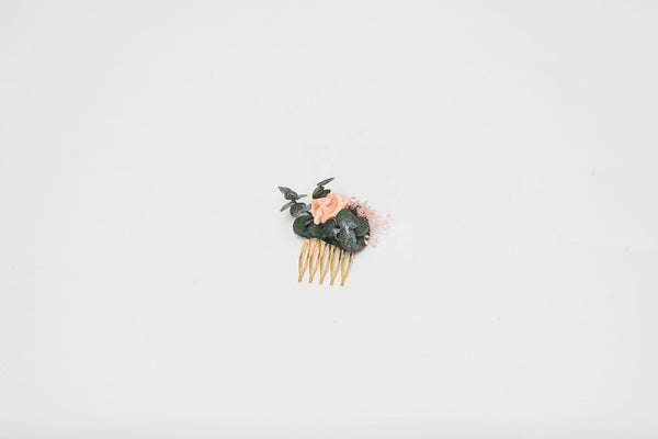 Peach and green mini flower comb Peach wedding Flower hair comb for bride Bridesmaid gift Apricot wedding 2021 Magaela Small bridesmaid comb
