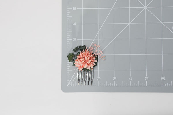Peach and green mini flower comb Peach wedding Flower hair comb for bride Bridesmaid gift Apricot wedding 2021 Magaela Small bridesmaid comb