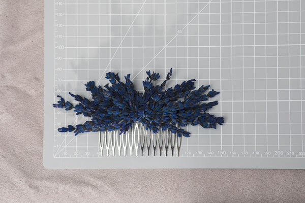 Lavender flower hair comb Bridal headpiece Navy blue baby's breath wedding comb Provence wedding 2021 Preserved lavender comb Magaela Hair flowers Bride