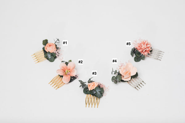 Peach and green mini flower comb Peach wedding Flower hair comb for bride Bridesmaid gift Apricot wedding 2021 Magaela Small bridesmaid comb