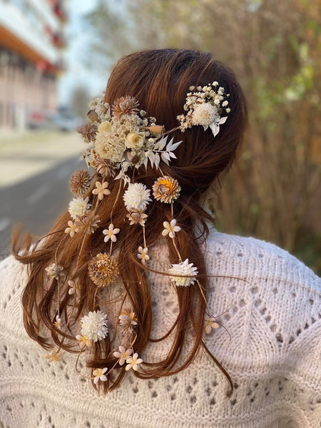 Rustic flower hair comb 1970's inspiration wedding hair vine Half up half down wedding hairstyle Beige bohemian hair flowers Magaela