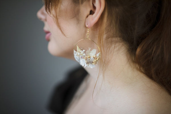 Glamour 2021 wedding white and golden flower earrings Glam Bridal Circle dangle earrings Handmade dried flower jewelry Magaela