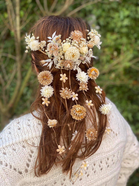 Rustic flower hair comb 1970's inspiration wedding hair vine Half up half down wedding hairstyle Beige bohemian hair flowers Magaela