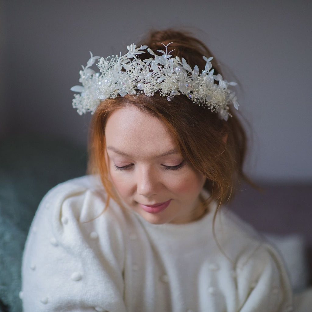White flower crown for bride Crystal crown Pearls Dried flowers Wedding tiara Flower headpiece with white leaves Ivory Magaela Handmade