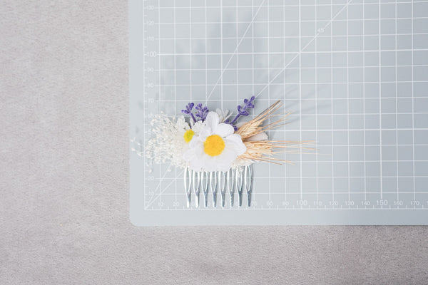Meadow daisy flower hair comb Purple Lavender flower comb Bridal headpiece Meadowy wedding Spring 2021 Hair flowers White and yellow Magaela