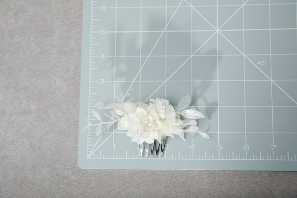 Holy communion flower comb Ivory flower comb for girl 2021 First holy communion Headpiece for flower girl Magaela Customisable Off white