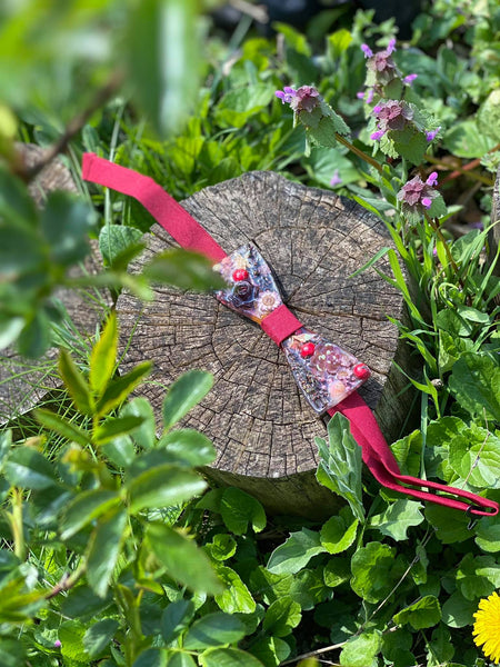 Resin flower bow tie with berries
