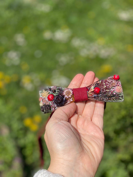 Resin flower bow tie with berries