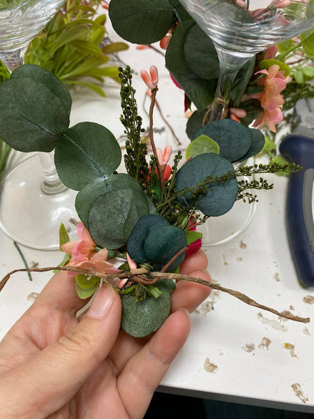 Customisable Flower arrangement for Wedding glasses Bride and Groom glasses decoration Attachable Flowers Durable flower decor for wine/champagne glasses