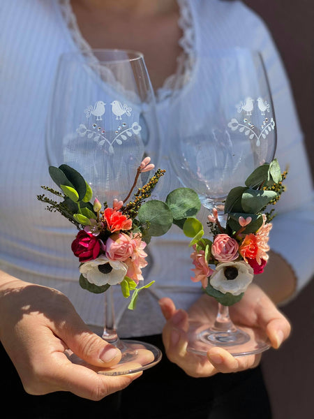 Customisable Flower arrangement for Wedding glasses Bride and Groom glasses decoration Attachable Flowers Durable flower decor for wine/champagne glasses