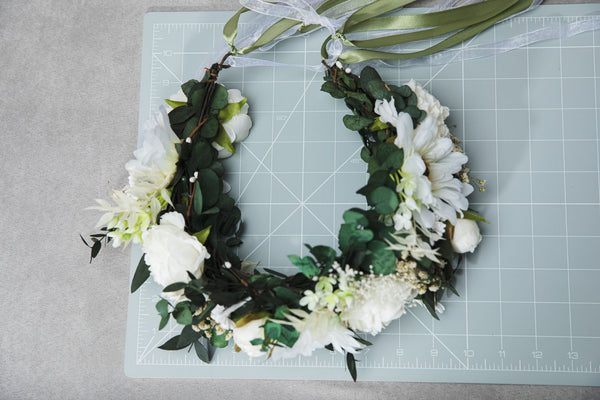Big boho flower wreath Green and white bridal crown Flower headpiece Bride 2021 Greenery wedding Customisable Wedding hair flowers handmade