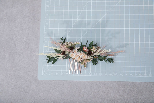 Natural greenery hair comb Preserved flowers Bridal headpiece Handmade Glam bride Wedding hair flowers Eucalyptus comb Flower Jewellery