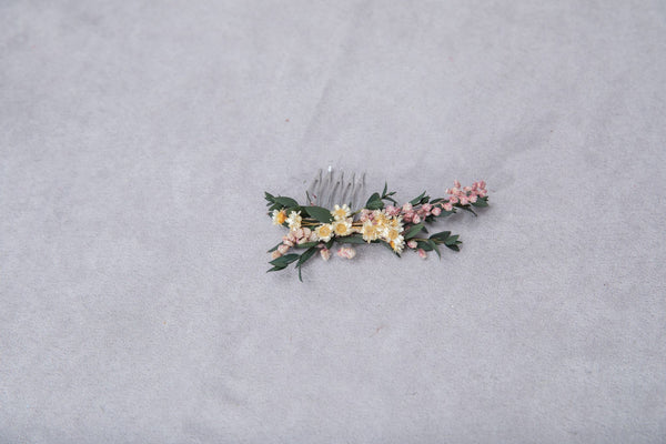 Small natural greenery hair comb Preserved flowers Bridal headpiece Handmade Glam bride Wedding hair flowers Eucalyptus comb Flower Jewellery