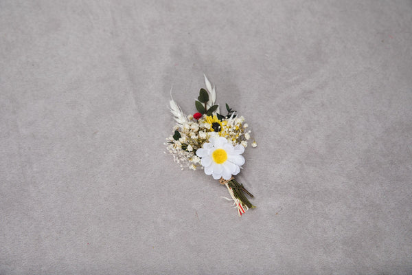 Wedding flower set Folk meadow boutonniere Hair comb for bride Sunflower and Daisy corsage for groom Headpiece with daisy flower Magaela