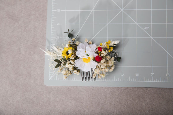 Wedding flower set Folk meadow boutonniere Hair comb for bride Sunflower and Daisy corsage for groom Headpiece with daisy flower Magaela