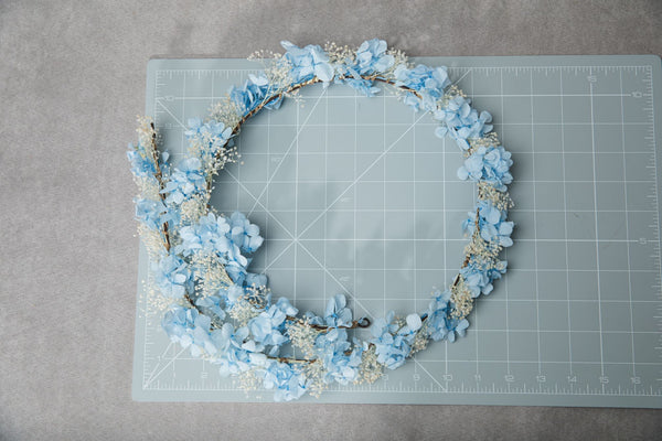 Preserved hydrangea and baby's breath hair garland Bridal headpiece Shapeable flower garland Long bendable hair vine Magaela handmade