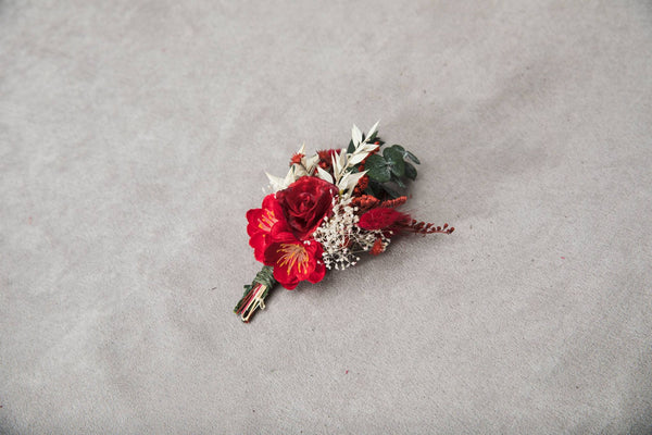 Red wedding flower set Hair vine Flower bracelet Boutonniere for groom Best man corsage Bendable hair vine Bridal hairpiece Wrist corsage