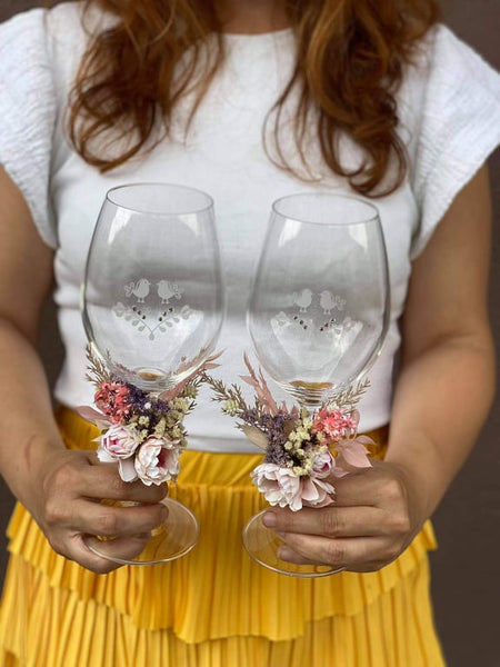 Flower decoration for wedding glasses Bride and groom glasses Customisable flower arrangement Glass decoration Wedding flowers with wire