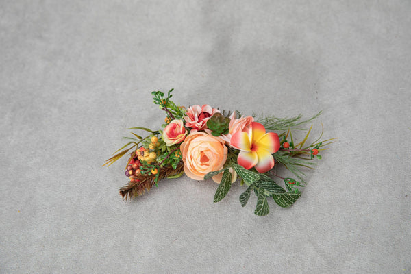 Tropical flower hair comb Wedding summer comb Plumeria flower comb Headpiece for bride Exotic wedding Colourful flower headpiece magaela