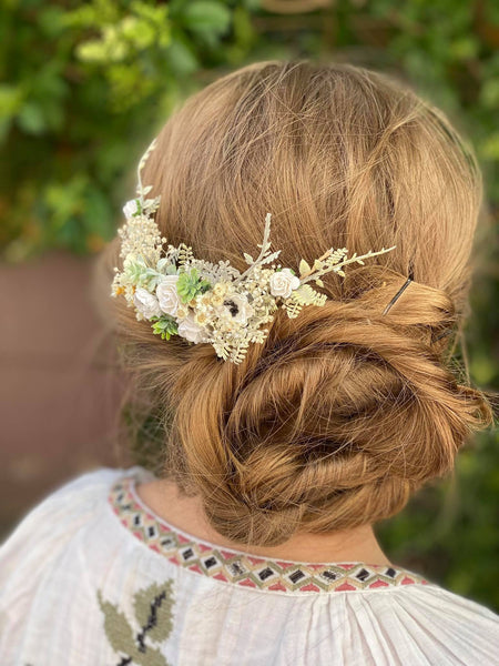 Bridal flower comb Ivory roses hair comb Natural flower headpiece for bride Low Bun bridal hairstyle Magaela White flower comb Wedding comb