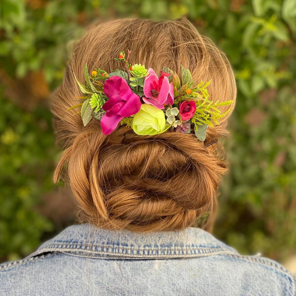 Magenta tropical hair comb Natural exotic wedding comb Hair jewellery Beach wedding Bride to be Hawaii wedding headpiece Magaela handmade