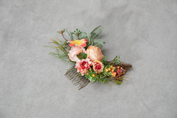 Tropical flower hair comb Wedding summer comb Plumeria flower comb Headpiece for bride Exotic wedding Colourful flower headpiece magaela