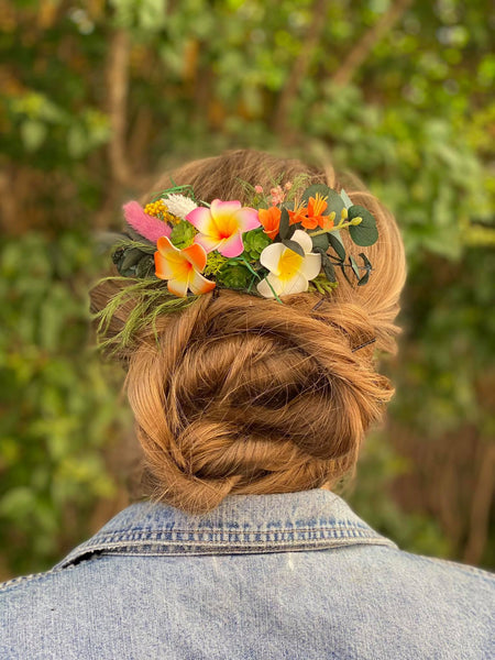 Hawaii bridal comb Plumeria flower headpiece for bride Beach wedding comb Tropical customisable flower clip Magaela Wedding by the sea comb