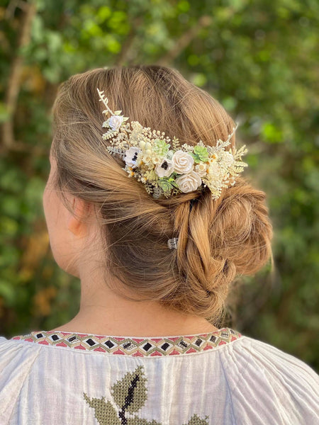 Bridal flower comb Ivory roses hair comb Natural flower headpiece for bride Low Bun bridal hairstyle Magaela White flower comb Wedding comb