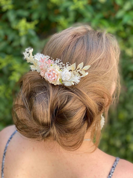 Romanic blush and ivory bridal hair comb Dusty pink roses Wedding headpiece Vintage hair comb Magaela accessories Flower hair comb for bride