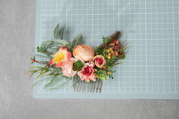 Tropical flower hair comb Wedding summer comb Plumeria flower comb Headpiece for bride Exotic wedding Colourful flower headpiece magaela