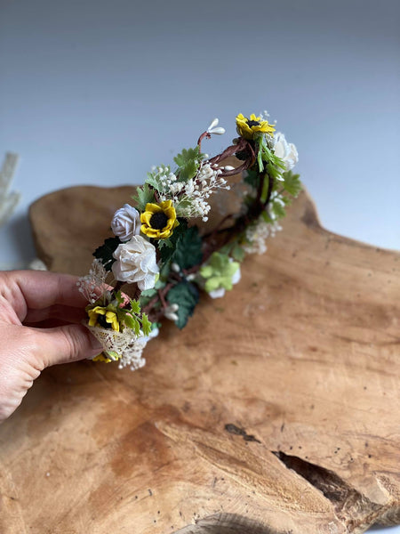 Sunflower flower wreath White roses hair crown Magaela bridal crown Hair wreath Yellow and white wedding wreath Bride to be Sunflower halo
