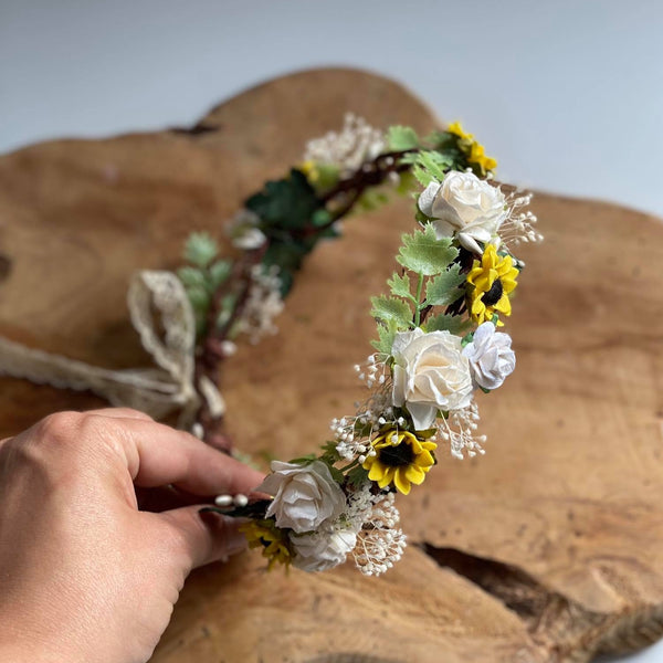 Sunflower flower wreath White roses hair crown Magaela bridal crown Hair wreath Yellow and white wedding wreath Bride to be Sunflower halo