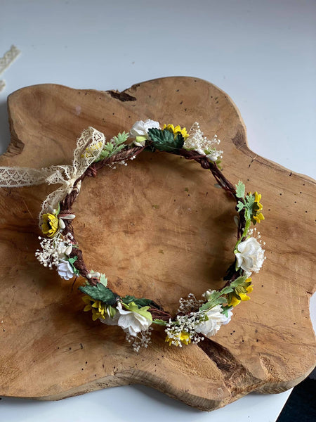 Sunflower flower wreath White roses hair crown Magaela bridal crown Hair wreath Yellow and white wedding wreath Bride to be Sunflower halo