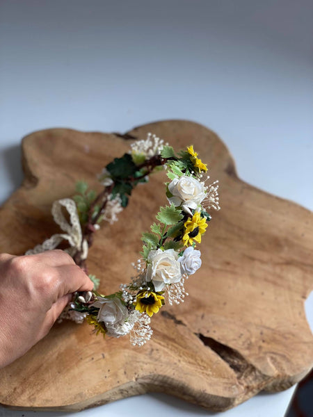 Sunflower flower wreath White roses hair crown Magaela bridal crown Hair wreath Yellow and white wedding wreath Bride to be Sunflower halo