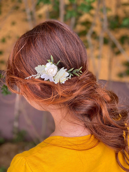 Ivory bridal hair comb Flower headpiece for bride Wedding accessories Magaela handmade Customisable bridal hair comb Natural colours