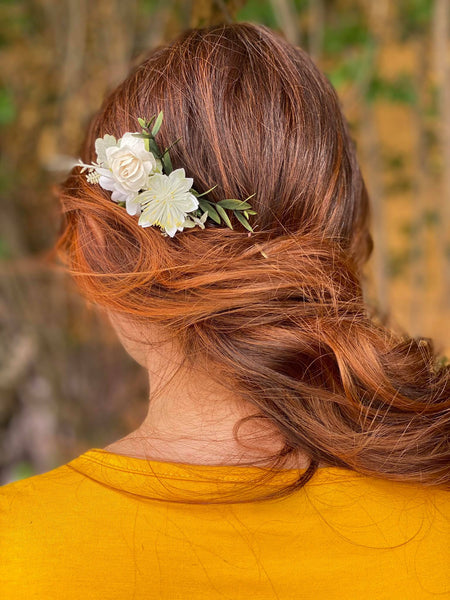 Ivory bridal hair comb Flower headpiece for bride Wedding accessories Magaela handmade Customisable bridal hair comb Natural colours