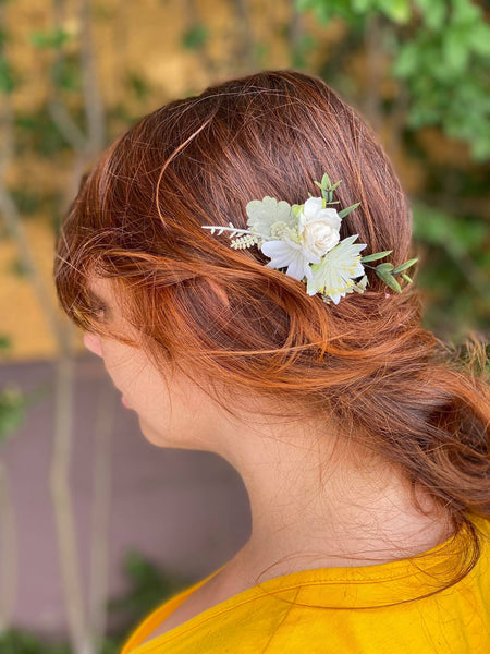 Ivory bridal hair comb Flower headpiece for bride Wedding accessories Magaela handmade Customisable bridal hair comb Natural colours