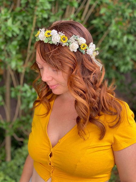 Sunflower flower wreath White roses hair crown Magaela bridal crown Hair wreath Yellow and white wedding wreath Bride to be Sunflower halo