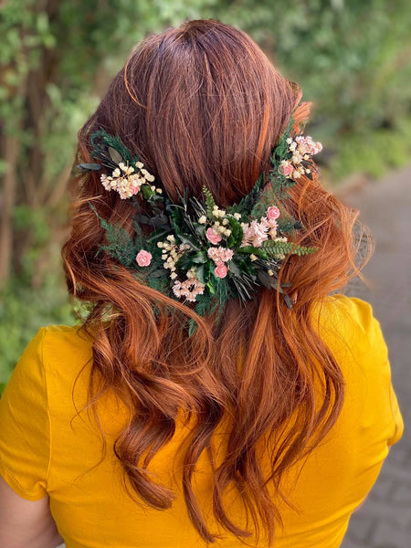 Natural preserved flower hair vine Bridal accessories Woodland wedding Greenery headpiece Forest wedding Blush flower hairpiece Magaela