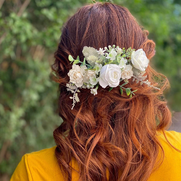 Romantic flower hair comb Boho ivory and green headpiece Roses wedding hair comb Bridal hair custom accessories Magaela White flower comb