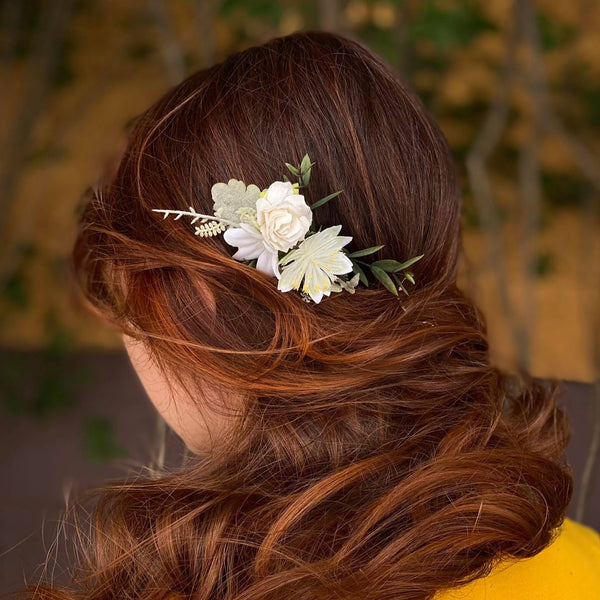 Ivory bridal hair comb Flower headpiece for bride Wedding accessories Magaela handmade Customisable bridal hair comb Natural colours