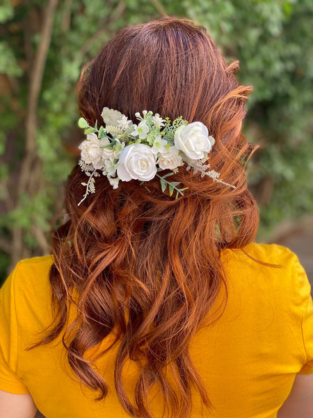 Romantic flower hair comb Boho ivory and green headpiece Roses wedding hair comb Bridal hair custom accessories Magaela White flower comb