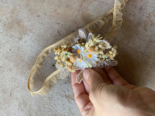 Bridal garters Flexible elastic band Cream flower garters Toss garter for bride Ivory and beige customisable garter Sunflower garter Magaela