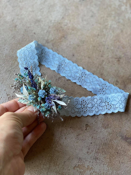 Flower garter for bride Blue flower garter Customisable wedding garter Lace Toss garter Magaela Preserved flower garter Bridal accessories