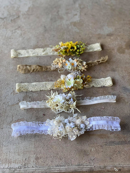 Bridal garters Flexible elastic band Cream flower garters Toss garter for bride Ivory and beige customisable garter Sunflower garter Magaela