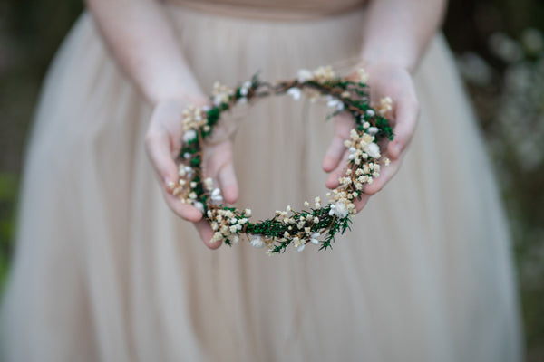 Greenery baby's breath flower crown Bridal headpiece Natural preserved gypsophila crown Magaela Wedding inspiration Handmade accessories